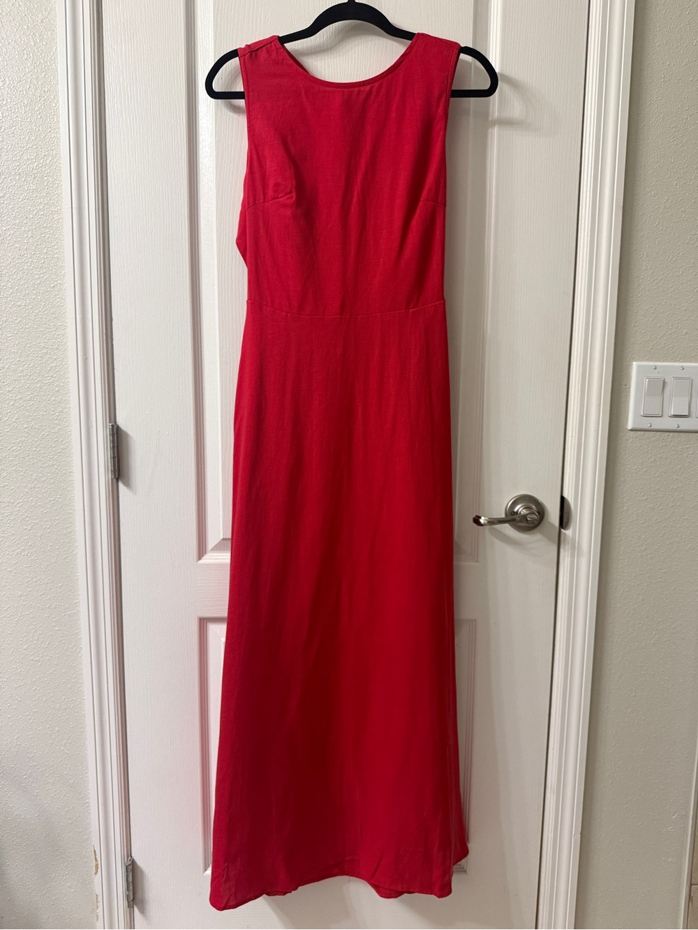 Commense Sleeveless Linen Blend Maxi Dress with Open Back - Picture 5 of 6